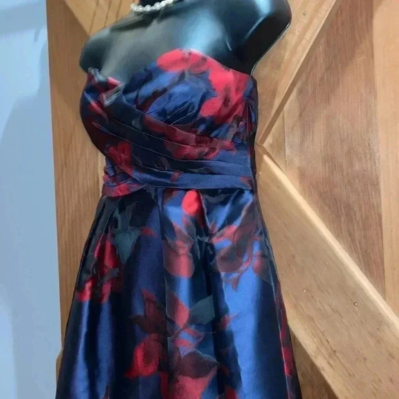 Shoshanna Midnight Dress-4 - Picture 5 of 9